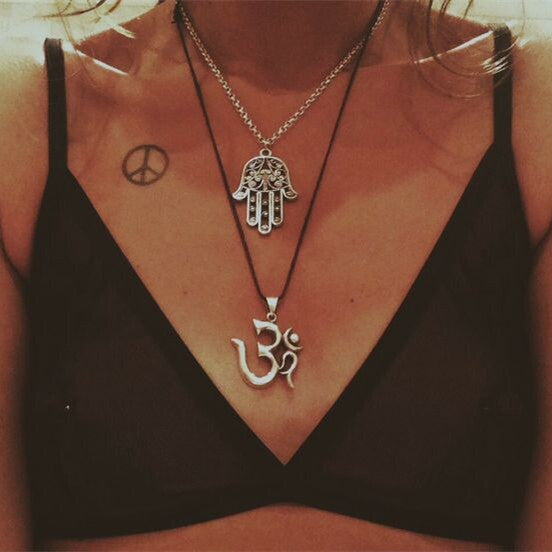 Retro Simple Hand Shape Neclace