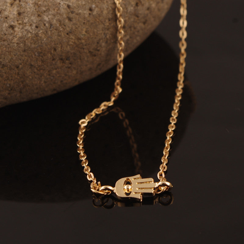 Simple Hand Shape Short Necklace