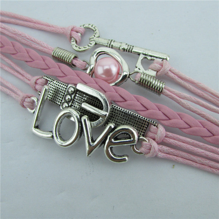 Romantic Pink LOVE Hearts Pearl Key Ring Bracelet