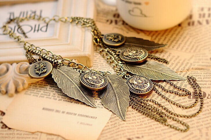 European Punk Retro Style Avatar Leaves Pendant Necklace
