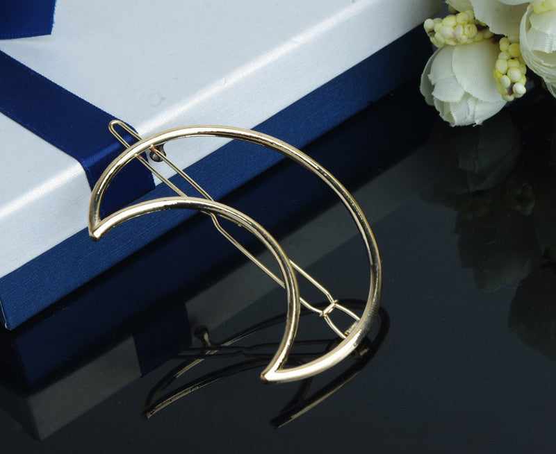 Contracted Moon Sweet Hairpin