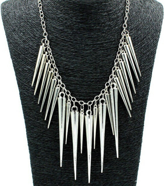 Europe Hot Fashion Punk Rivet Necklace