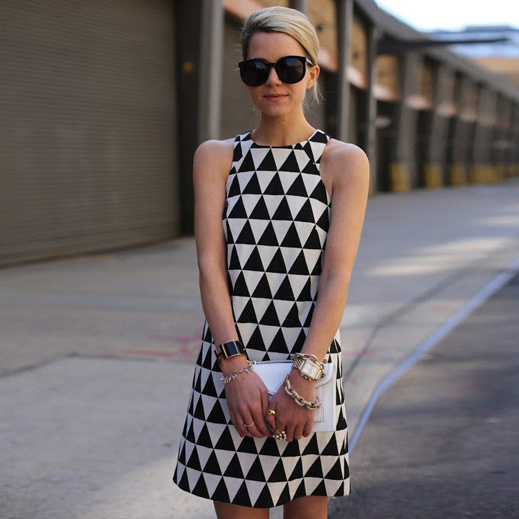 Sleeveless Scoop Triangle Flower Print A-line Short Dress