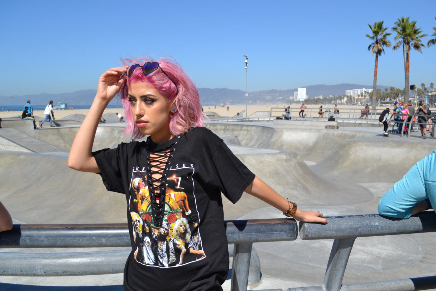 Gun and Rosy Print Hollow Out Lace Up T-shirt