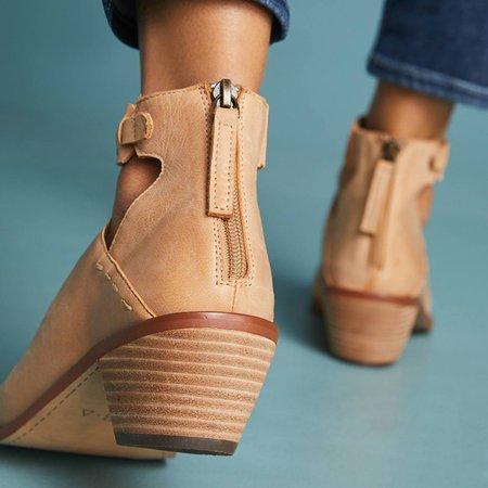 Plus Size Pointed Toe Chunky Heel Booties