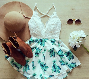 Sexy Lace Patchwork Print V-neck Lace Up Short Jumpsuit