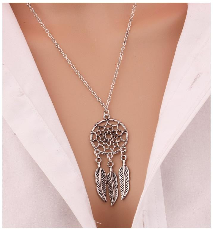 Europe Fashion Feather Clavicle Pendant Necklace