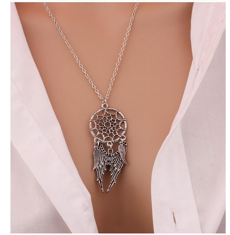 Europe Fashion Feather Clavicle Pendant Necklace